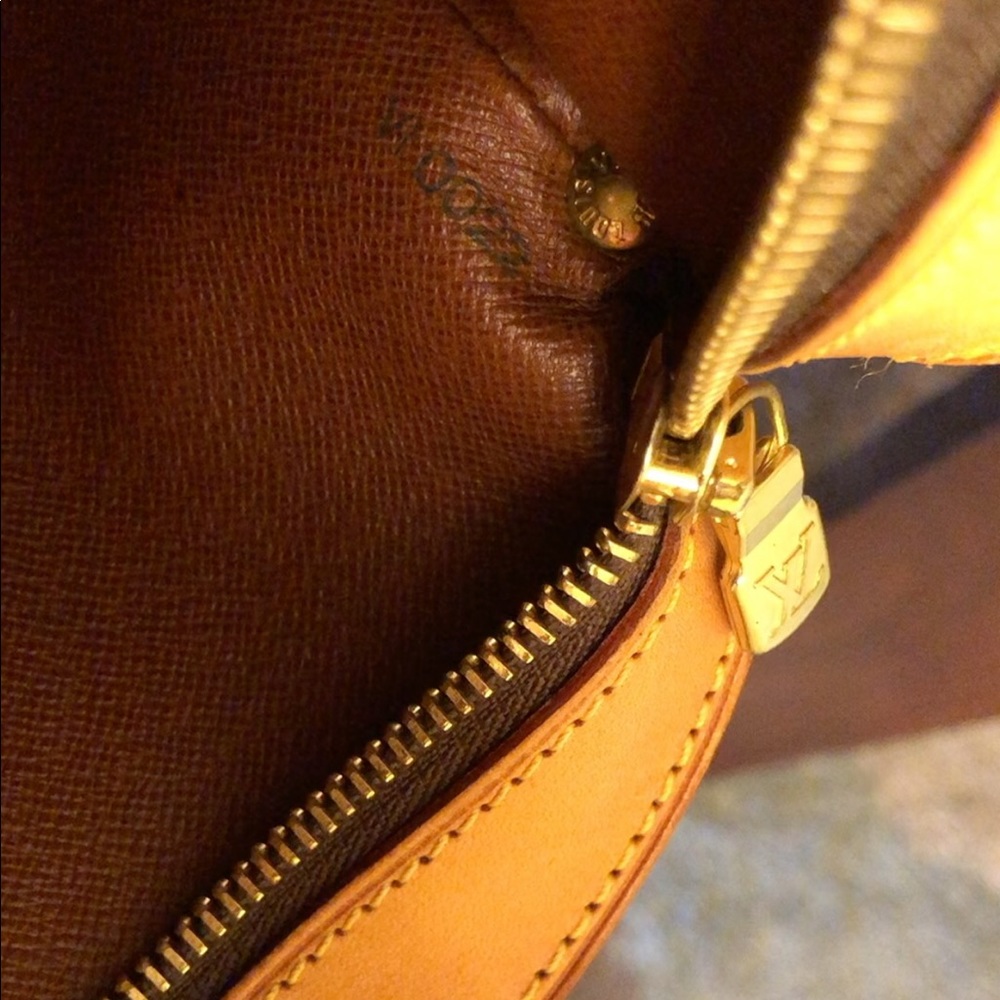 AUTH Louis Vuitton Drouot Crossbody EXCELLENT COND - Picture 8 of 8